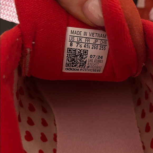 Women’s valentine’s day adidas campus size 8 - Picture 3 of 3